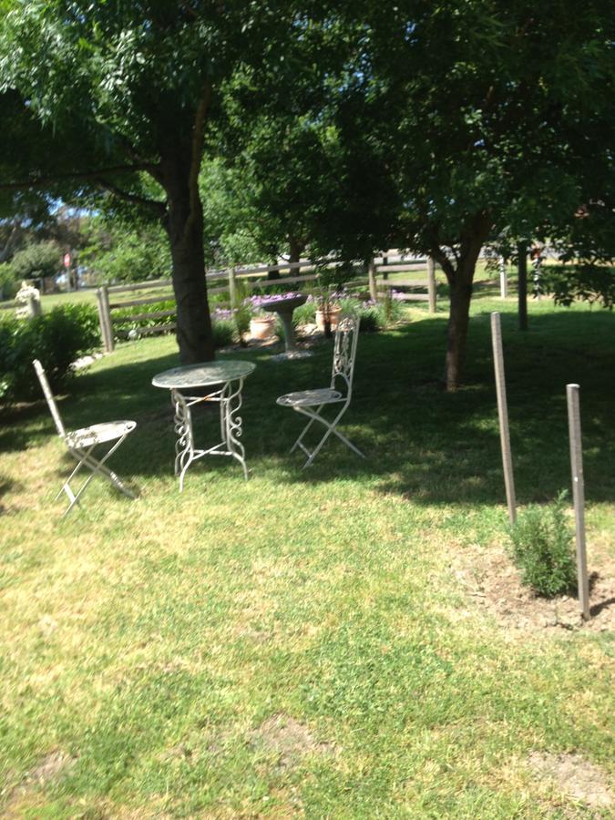 Yarra Glen Bed & Breakfast ภายนอก รูปภาพ